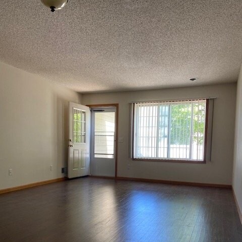Living Room - 647 Mariner Way