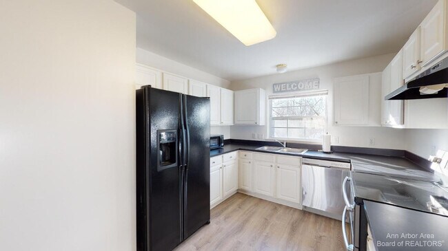 Foto del edificio - 4274 Esplanade Ln