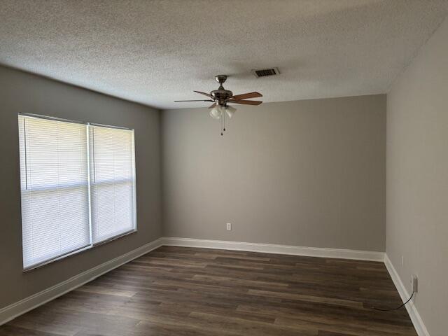 Foto del edificio - 1068 SE Floresta Dr