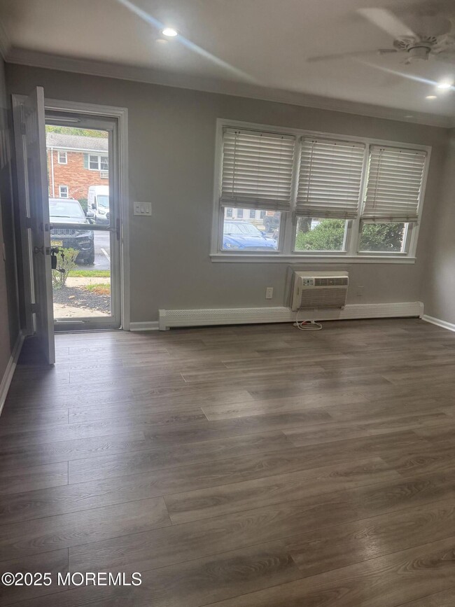 Building Photo - 96 East Ave