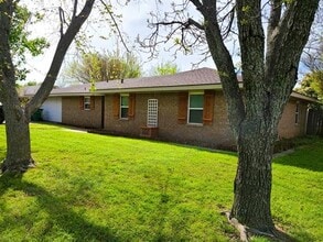 Building Photo - 1507 Linda St