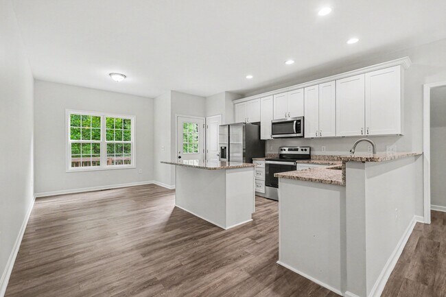 Building Photo - 324 N Milford Dr