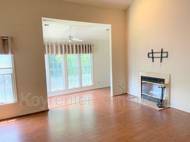 Building Photo - 2711 Summerview Way
