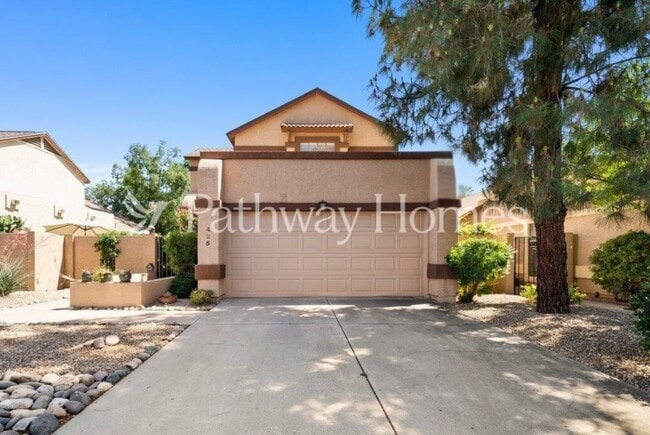 Building Photo - 425 E Taro Ln