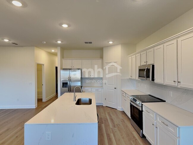 Foto del edificio - 6006 Sycamore Pl St