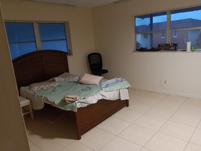 Foto del edificio - 4851 NW 21st St