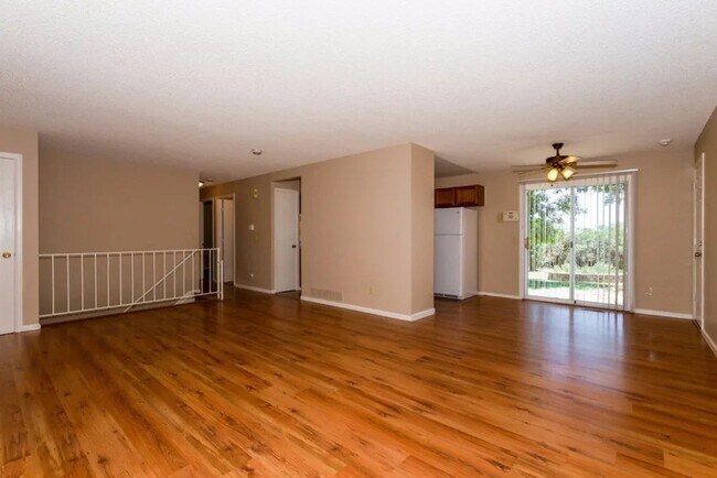 Foto del edificio - 9276 Clermont Dr
