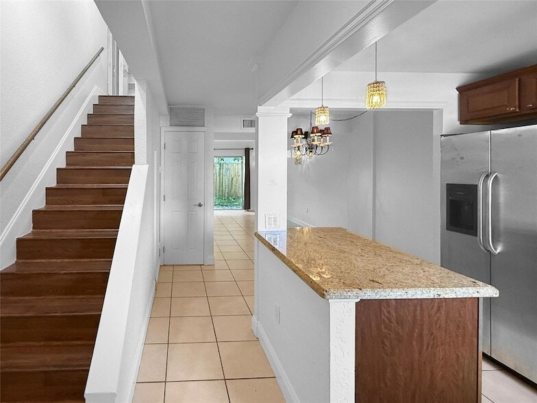 Foto principal - 811 W Oakland Park Blvd