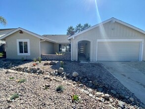 Building Photo - 3256 Carr Dr