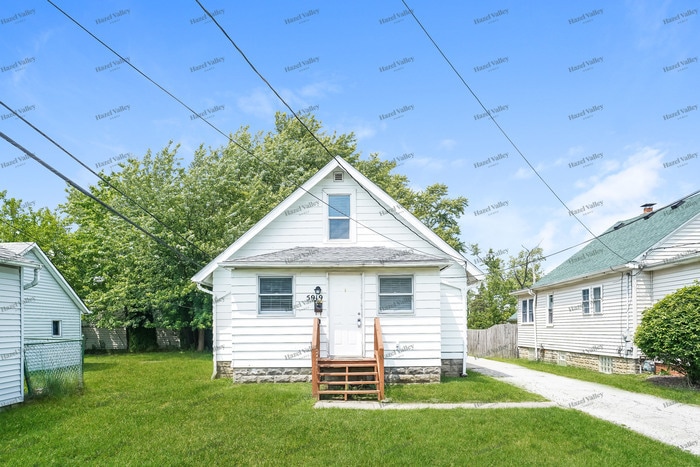 Primary Photo - 5919 Maplewood Rd