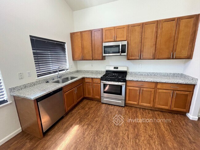 Building Photo - 2550 Foghorn Way