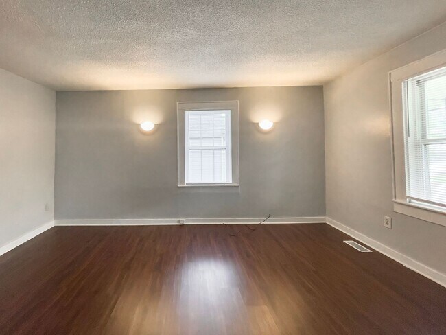 Foto del edificio - 1711 N Ball Ave