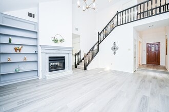 Building Photo - 31 Silent Brook Pl