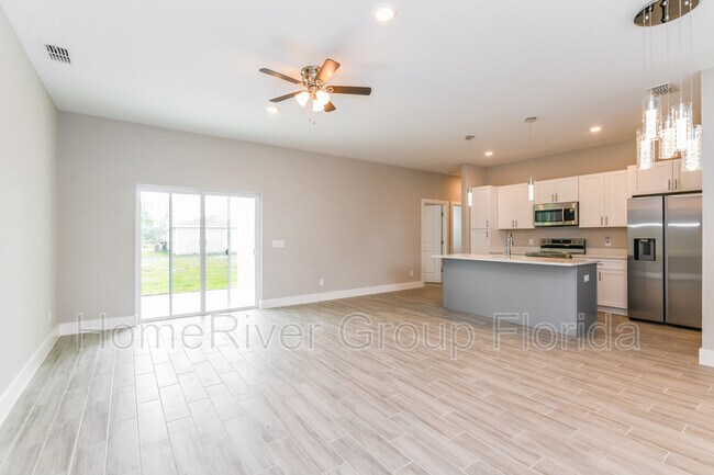 Building Photo - 263 Gladiola Ct