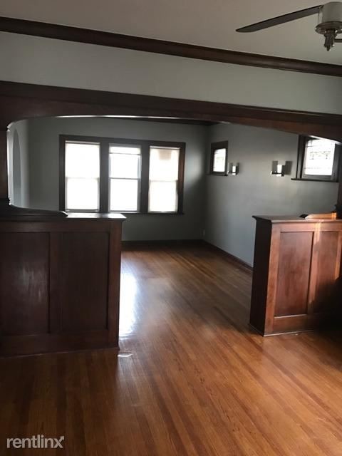 Building Photo - 2606 Schrage Ave