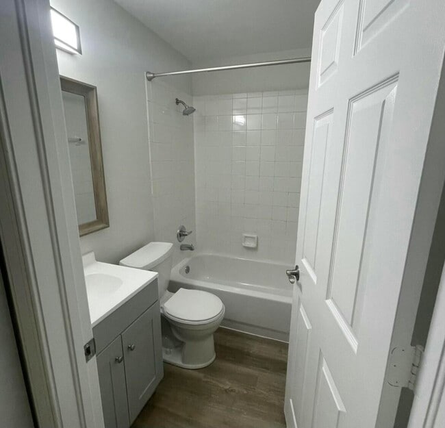 Building Photo - 1715 Wilkins Ave