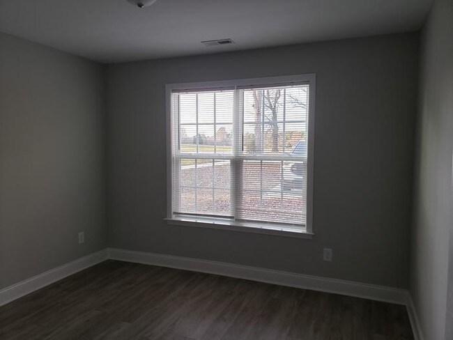 Building Photo - Duplex for rent