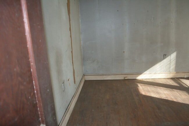 Building Photo - 837 Kentucky Ave SW