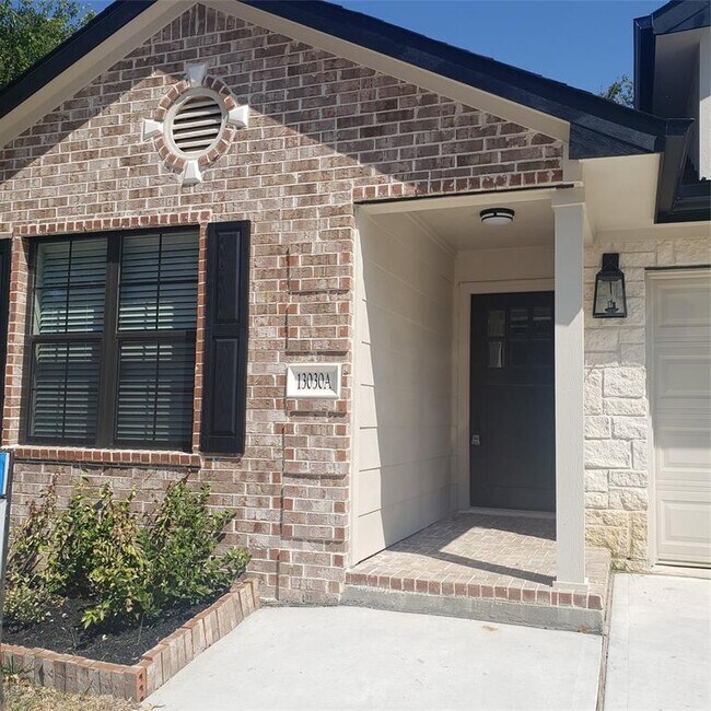 Foto del edificio - 13030 Walden Rd
