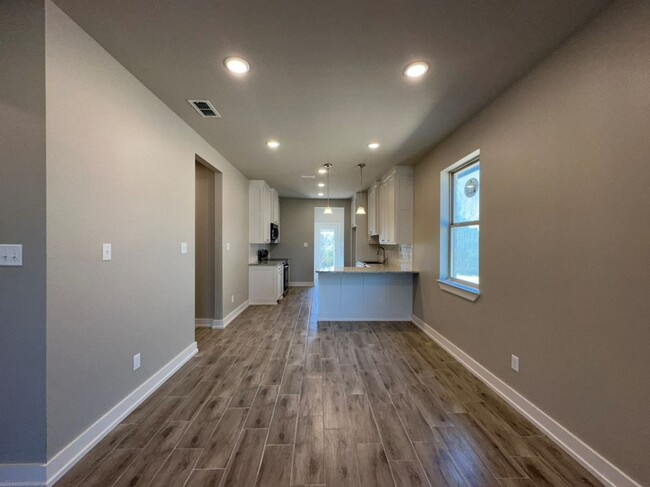 Foto del edificio - Coming Soon! 3 Bedroom 2 Bath Newly Constr...