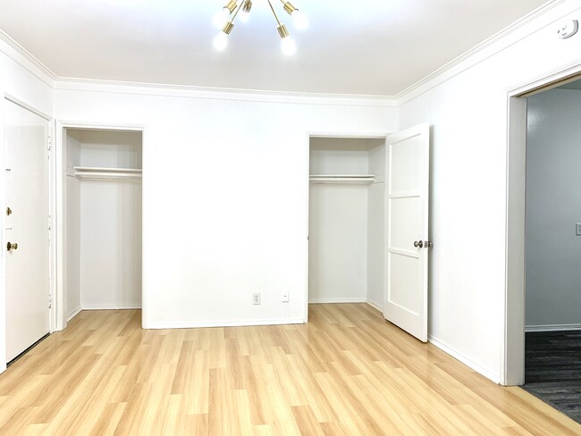 Building Photo - 1519 N Laurel Ave Los Angeles, CA 90046