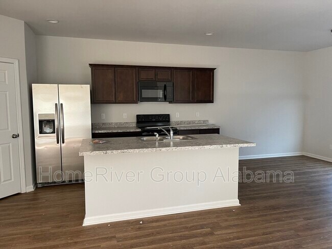 Foto del edificio - 12684 Waterbury Way