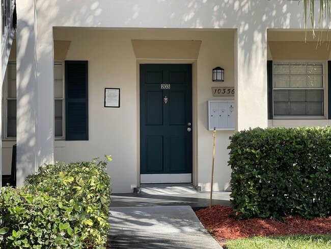 Building Photo - 10356 Carrollwood Ln