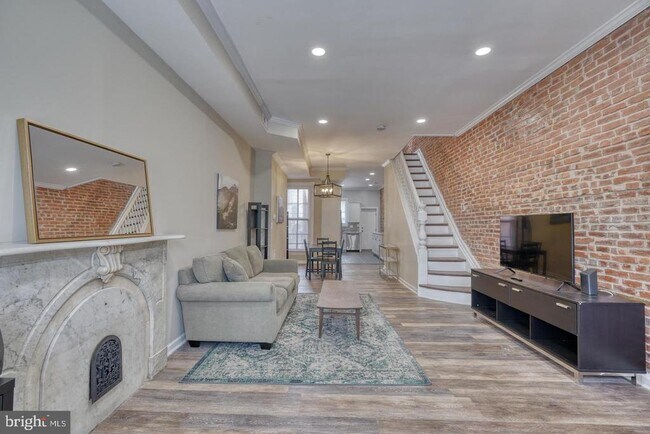 Foto del edificio - 144 N Lakewood Ave