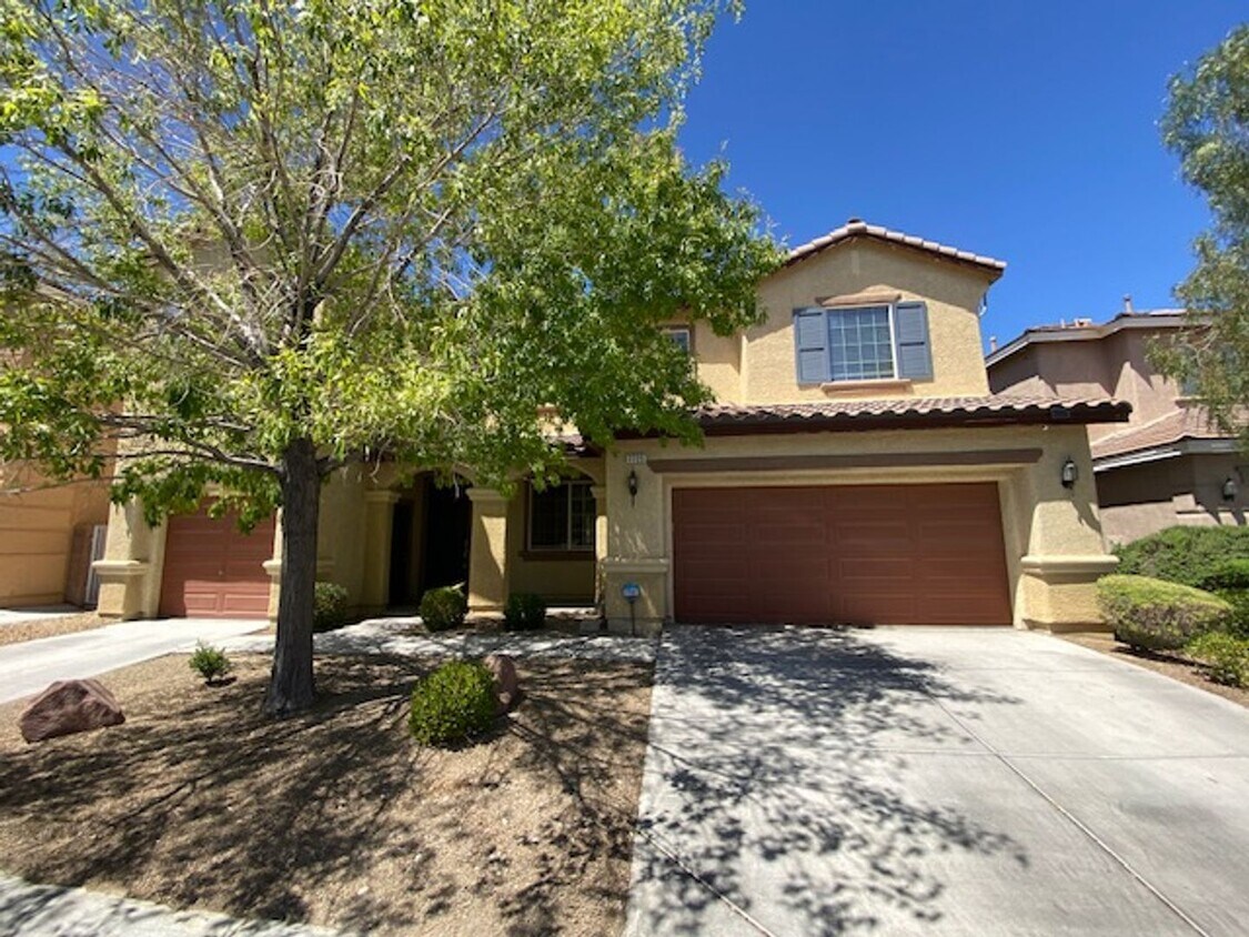 Primary Photo - Fantastic 5 bedroom rental