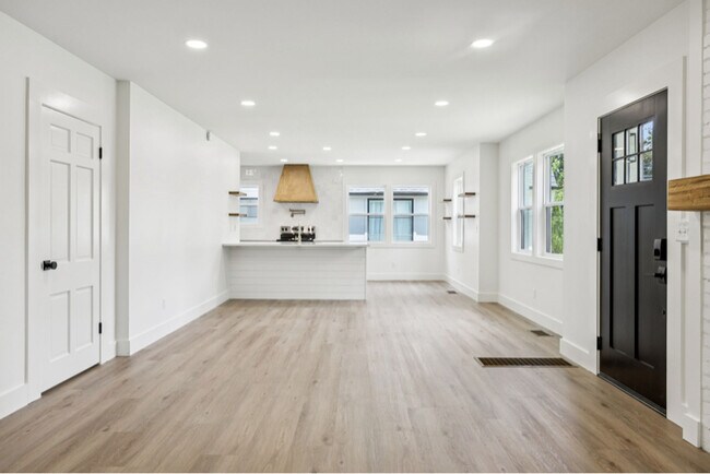 Foto del edificio - 1332 Columbia Ave