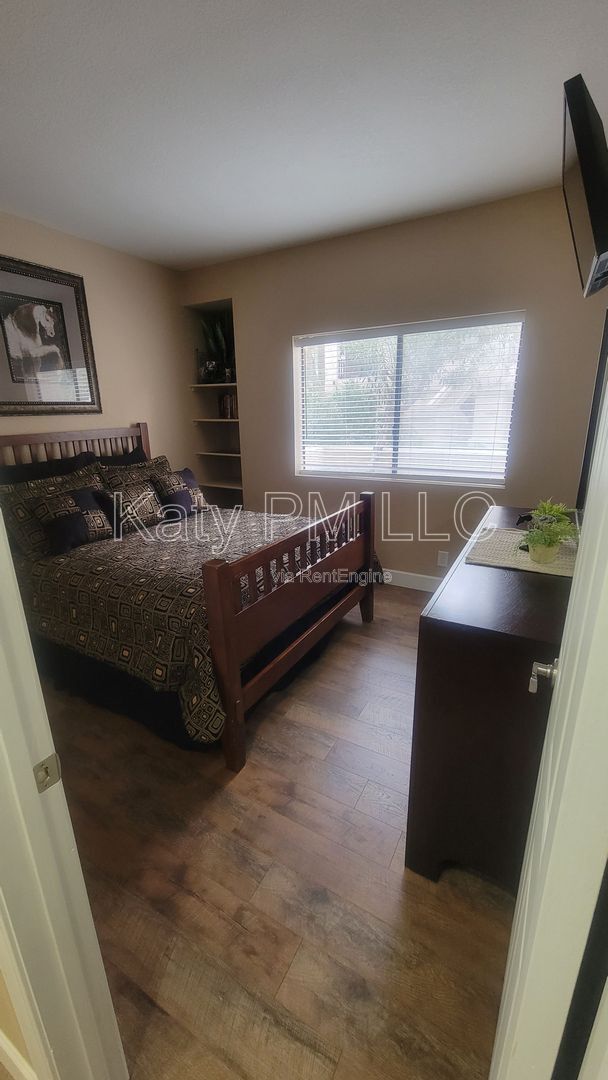 Foto del edificio - 9708 E Vía Linda