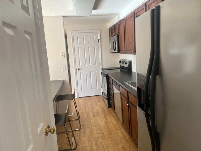 Building Photo - 7608 Roscommon Ct