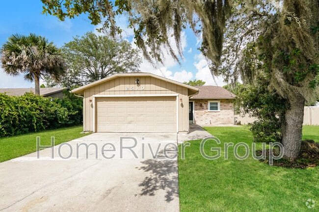 Building Photo - 2510 Yule Tree Dr