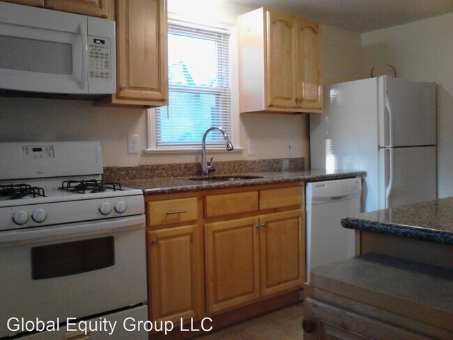 Building Photo - 3 br, 2 bath House - 96 Ridgewood Ave.