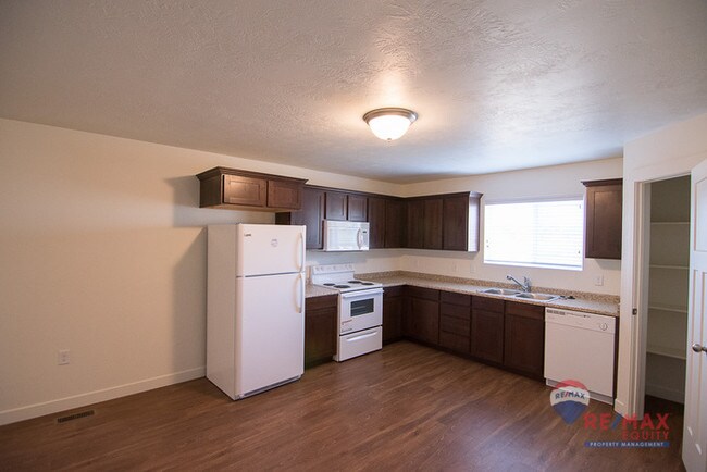Building Photo - First Month Rent Free!