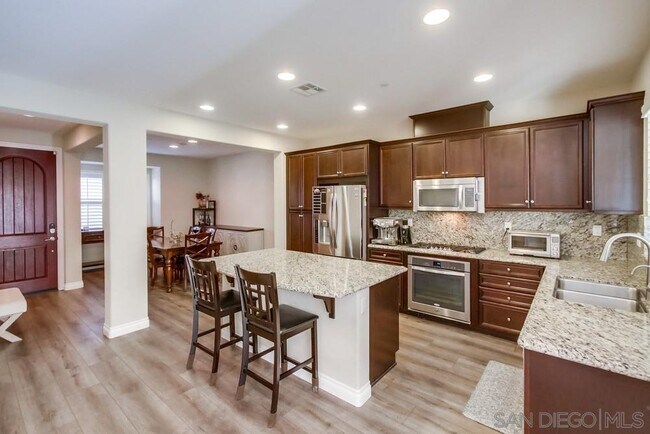 Building Photo - 8580 Old Stonefield Chase
