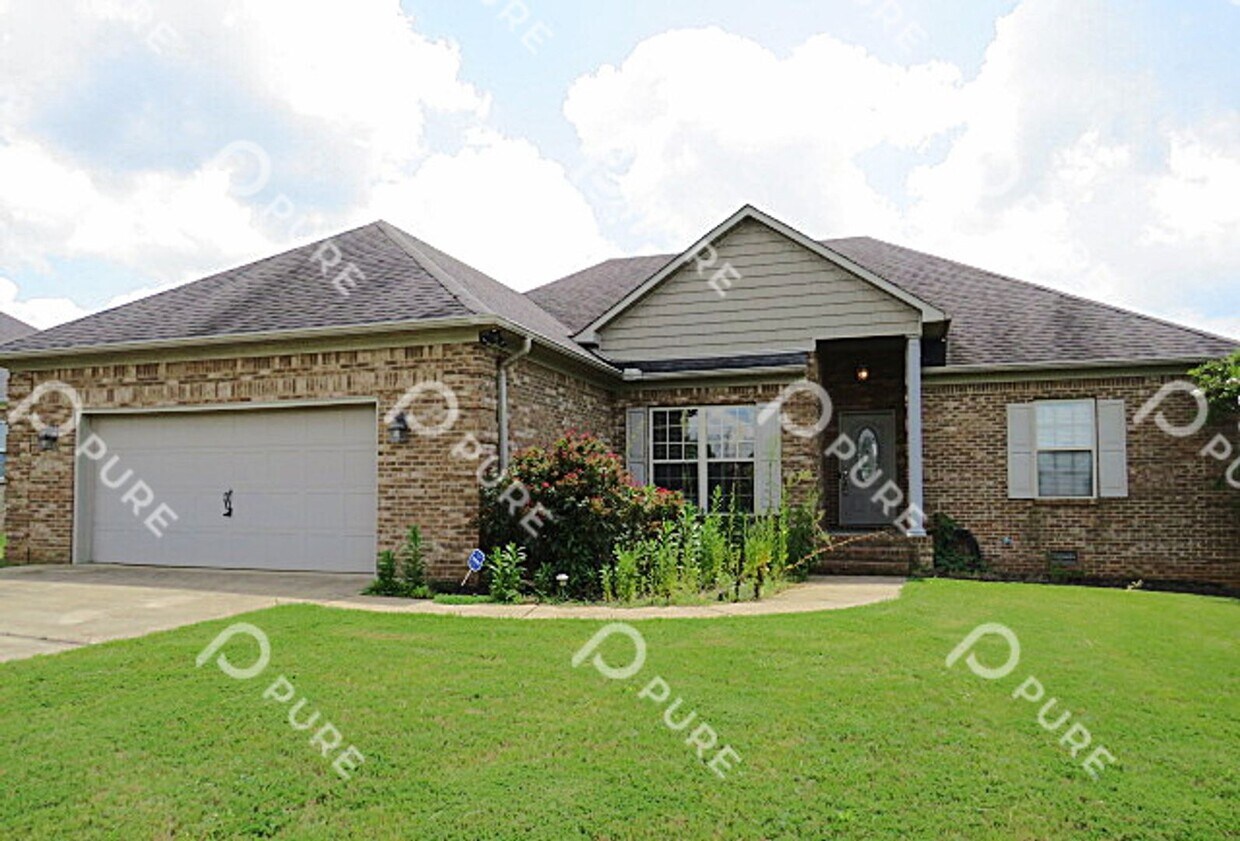 Primary Photo - 25756 Iron Gate Dr!