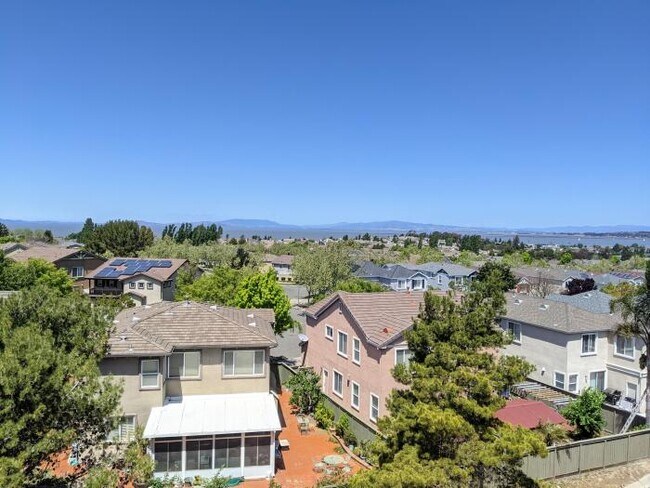Building Photo - 4 bedroom in Hercules CA 94547