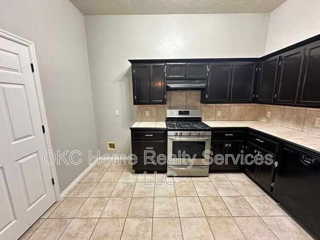 Building Photo - 4905 SE 55th St