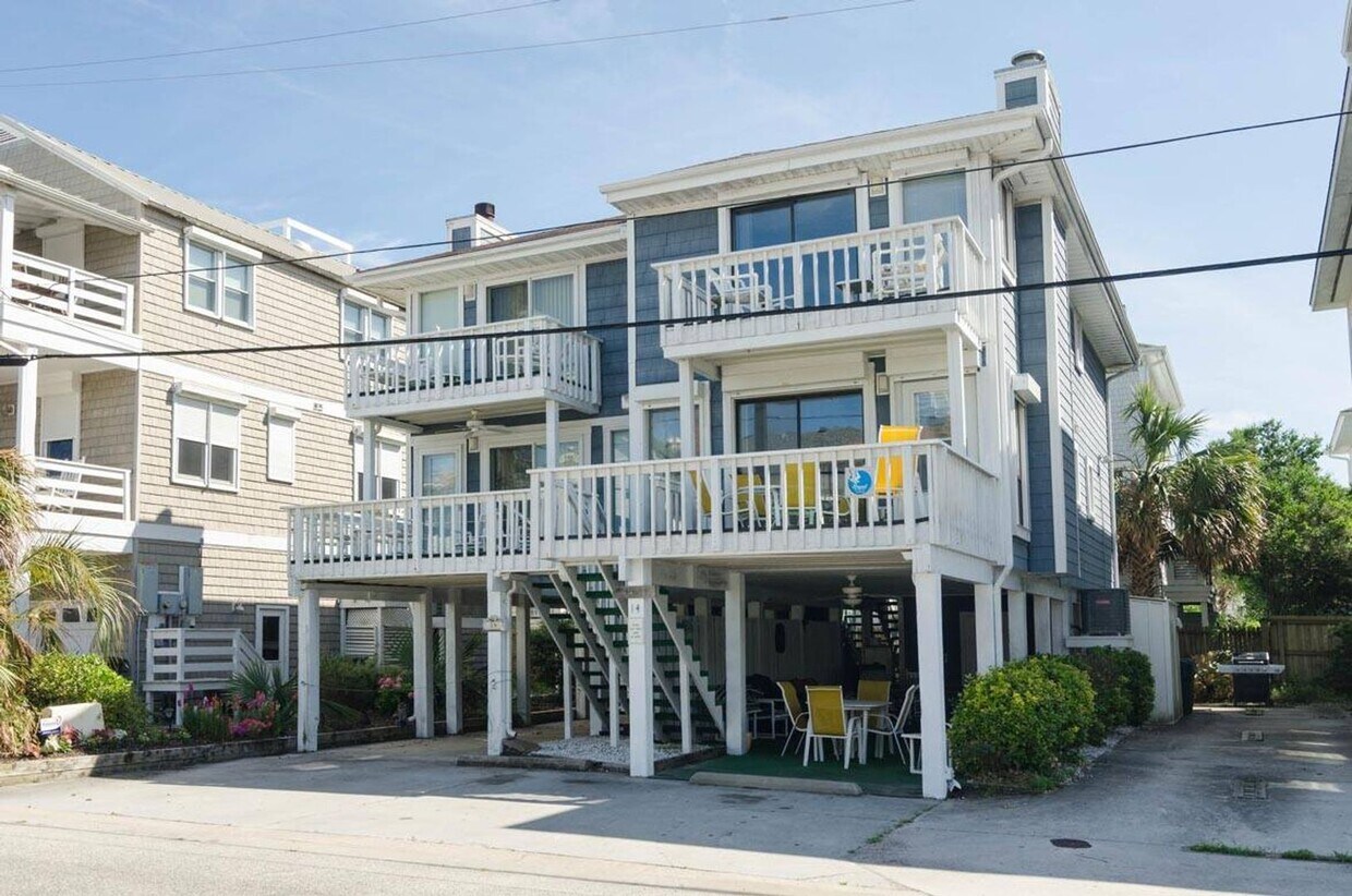 14 E Henderson St, Wrightsville Beach, NC 28480 House Rental in