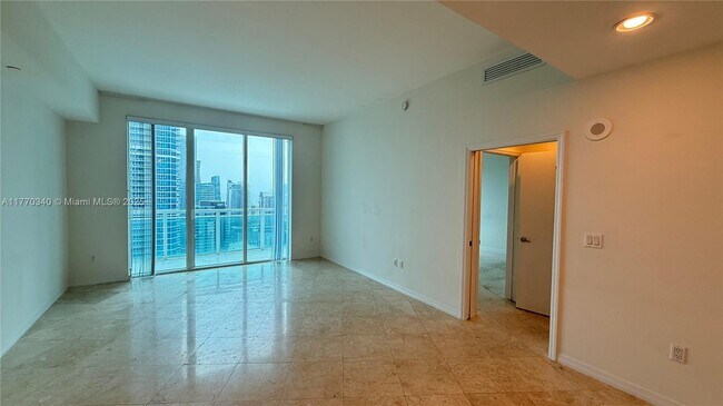 Building Photo - 950 Brickell Bay Dr