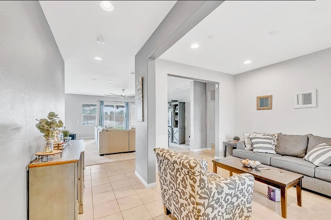Building Photo - *RENT SPECIAL* Gorgeous 3-bedroom home in ...