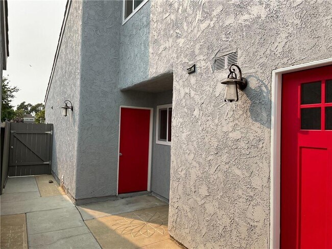 Foto del edificio - 468 Broderick Way