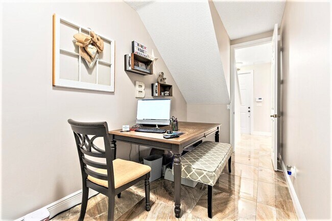 Foto del edificio - 4321 Savannah Bay Pl