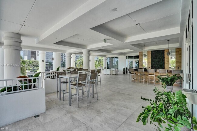 Foto del edificio - 3 br, 3 bath House - 801 Brickell Key Blvd