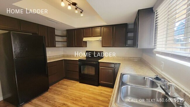 Foto del edificio - 1147 W Drummer Ave