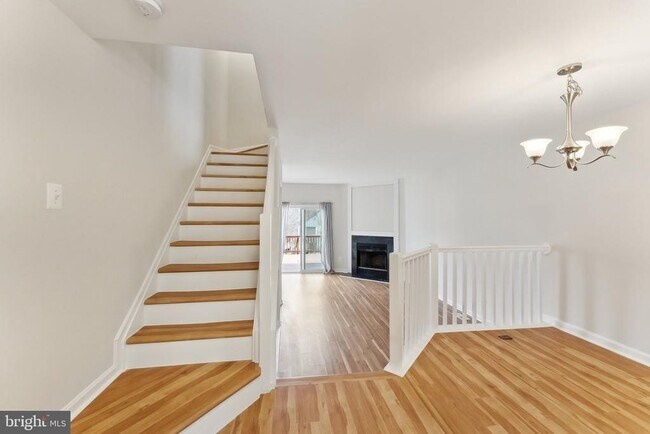 Foto del edificio - 5905 Sir Cambridge Way