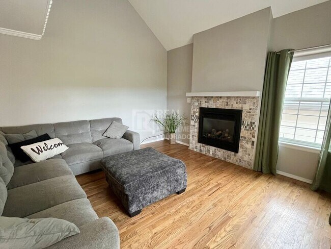 Building Photo - 366 Cobblestone Dr