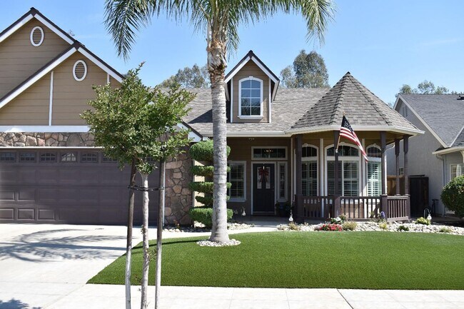Building Photo - 4 Bedroom North Clovis Home Near Buchanan ...