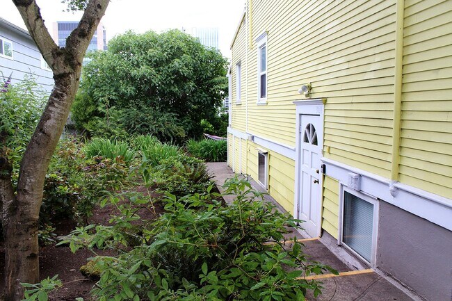 Foto del edificio - 3418-3418 S Kelly Ave